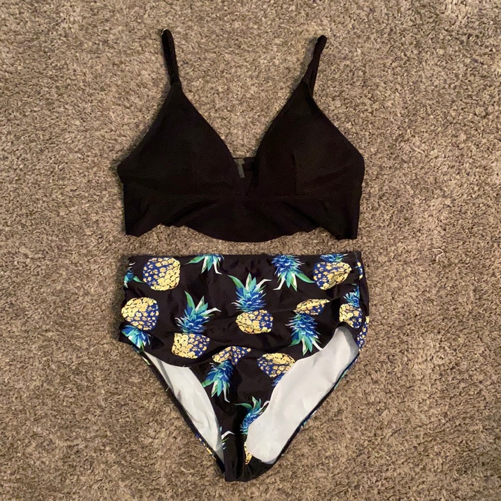 SS Queen Black and Pineapple Large Swim Suit